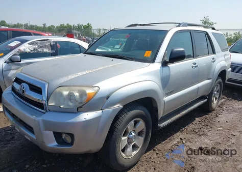 2006 Toyota 4Runner Sr5 V6 z USA, uszkodzony, nr VIN JTEBU14R660102645